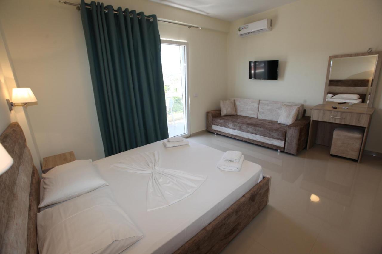 Hotel Golden Εξαμίλιο Εξωτερικό φωτογραφία