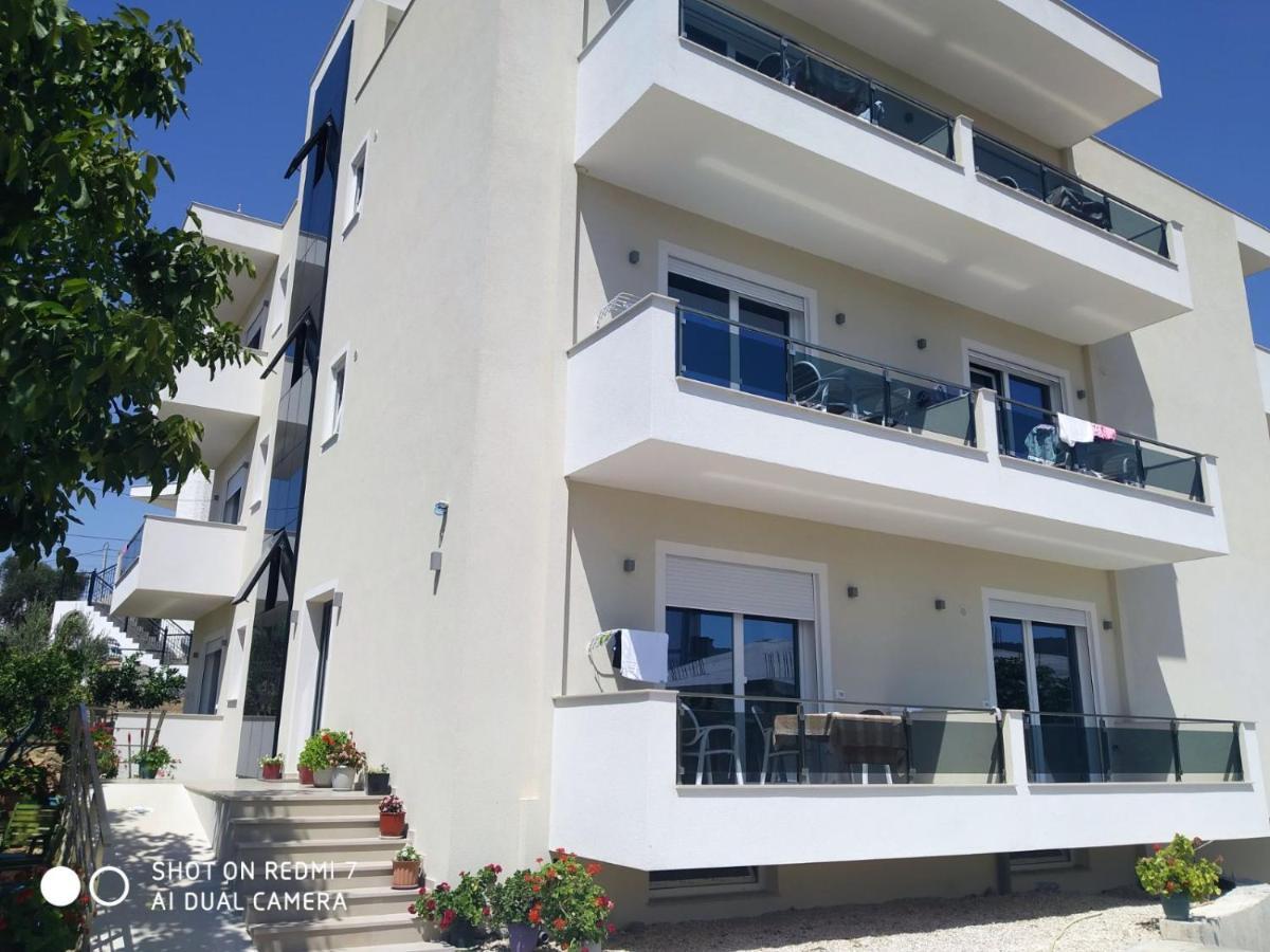 Hotel Golden Εξαμίλιο Εξωτερικό φωτογραφία